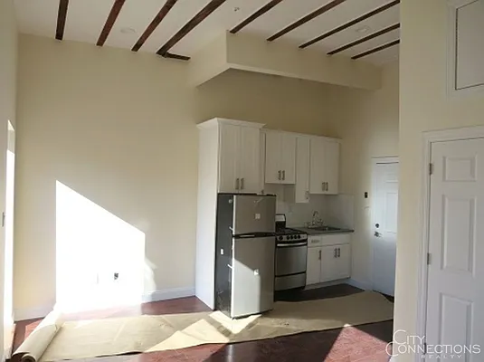 Rented by City Connections Realty | media 4