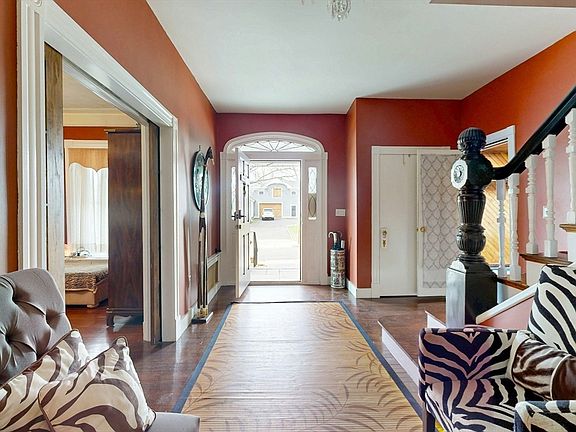 4th image of 100 Sargent St