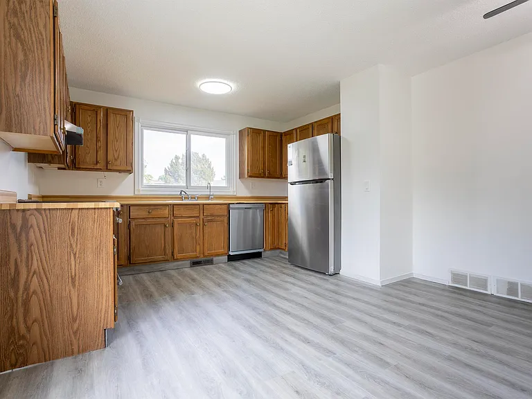 48 Greystone Dr — Photo 10