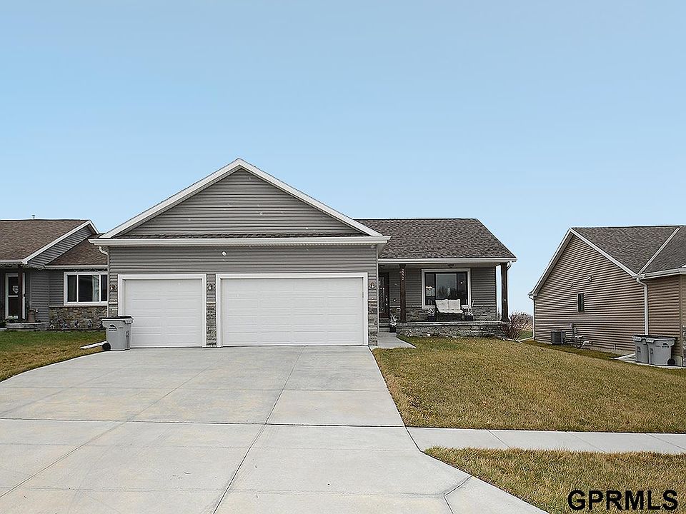 1st image of 2272 Rainbow Ave