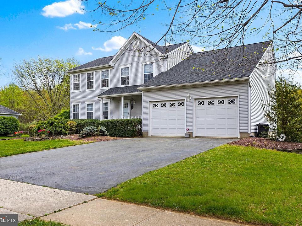 1st image of 28 Hibiscus Ln
