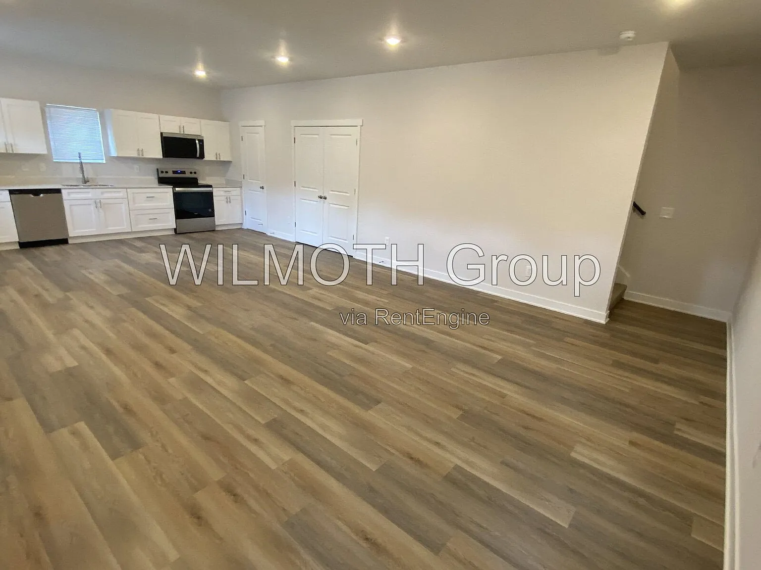 2 bed, 2.5 bath, 1300 sqft, $1,700 — Photo 4