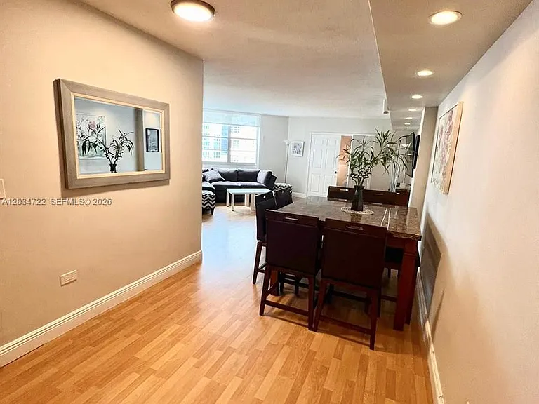 905 Brickell Bay Dr #1422 — Photo 12