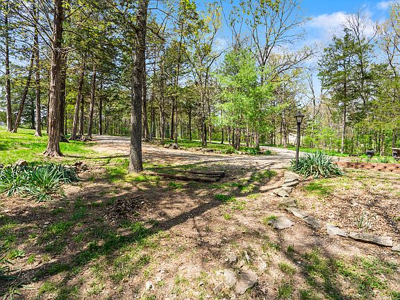 4th image of 418 Briar Cliff Road