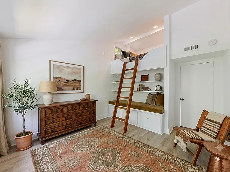 6328 Frondosa Dr — Photo 20