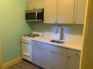 4402 Locust St APT 1R, Philadelphia, PA 19104