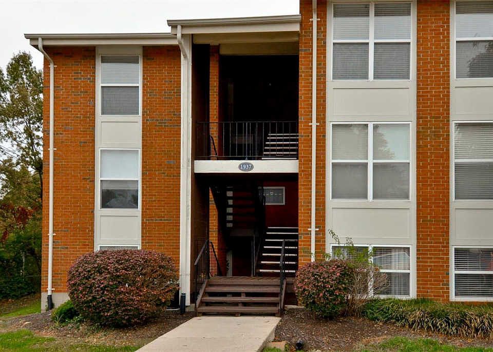 1st image of 1937 Greenpoint Dr APT 204