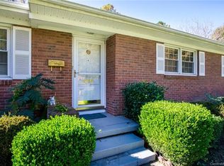 4216 Woodleaf Rd, Charlotte, NC 28205