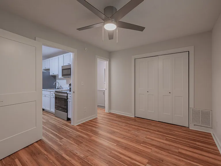 800 Rolling Hills Dr #8 — Photo 13