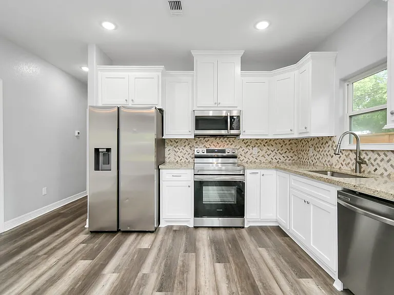 701 S Morgan St — Photo 12