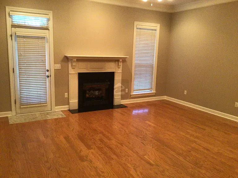 Living Room w/Gas Fireplace
