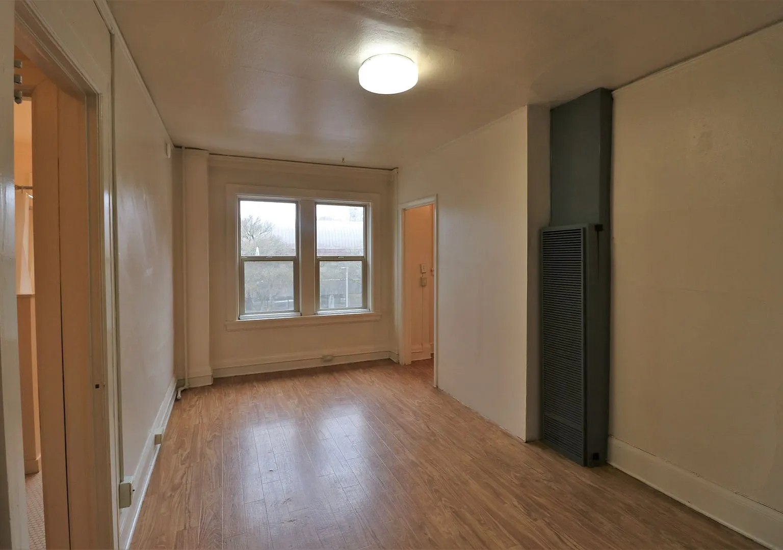 The Adelaide Apartments — Photo 1