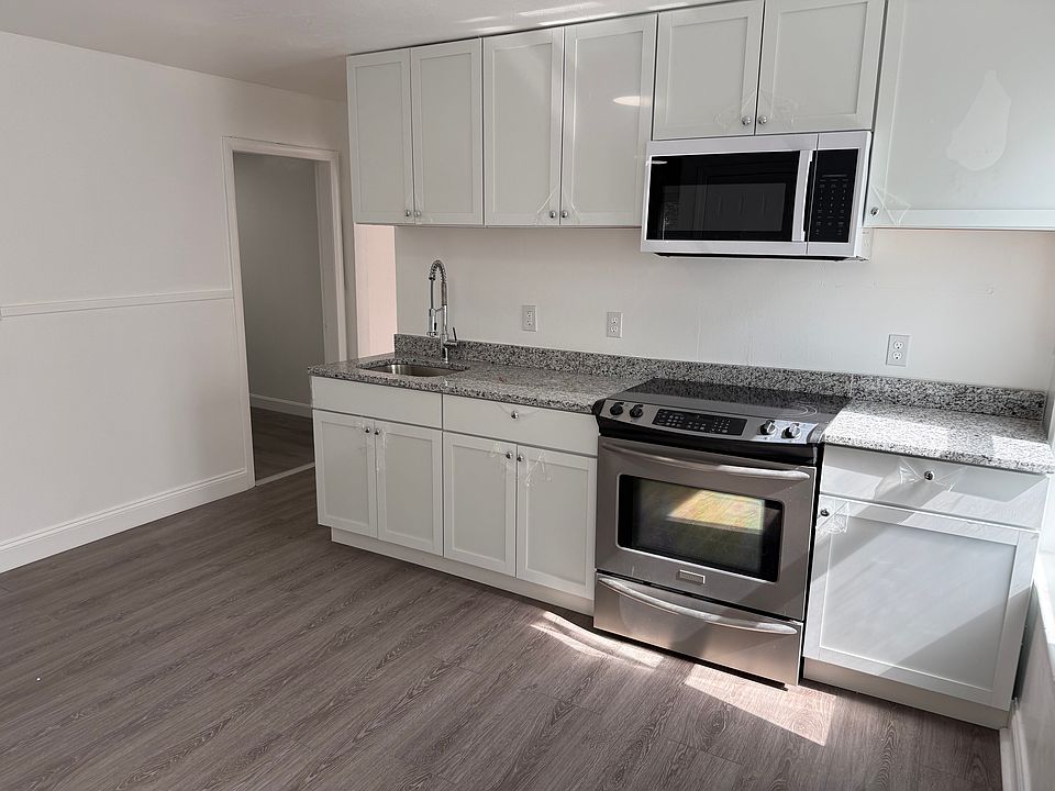 1st image of 11 Track St Floor 1