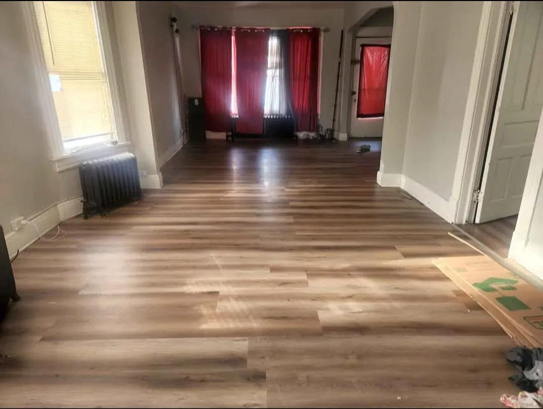 3 bed, $1,050 — Photo 2