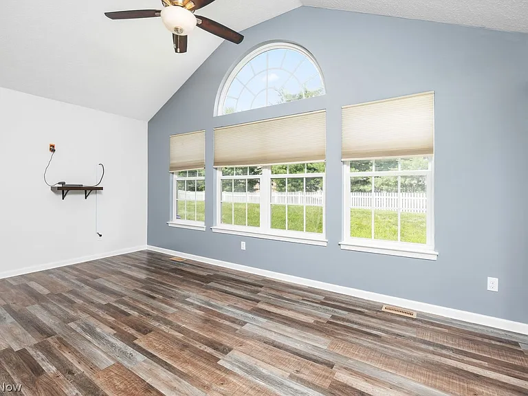 3876 Bosworth Dr — Photo 4