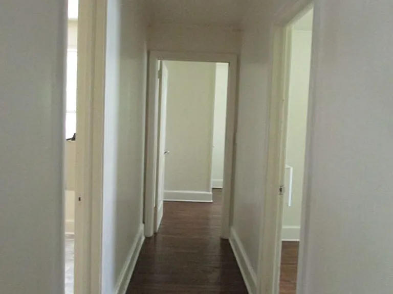 413 Loring Dr — Photo 7