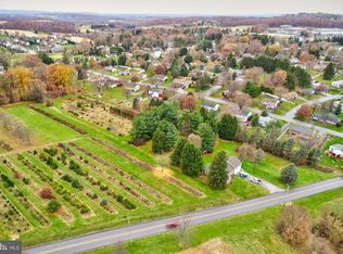 2439 Pine Grove Rd, York, PA 17403