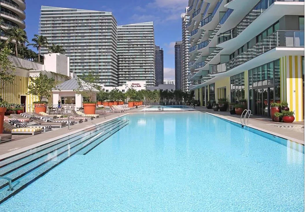 1 bed, 1.5 bath, 800 sqft, $3,395 — Photo 2