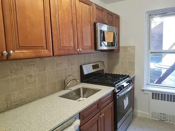 5th image of 3925 51st St APT 2F