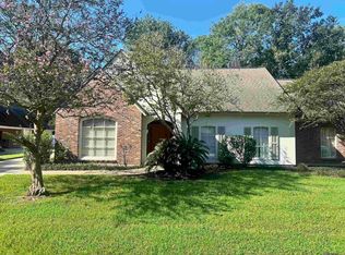 5802 Lake Shadow Dr, Baton Rouge, LA 70817