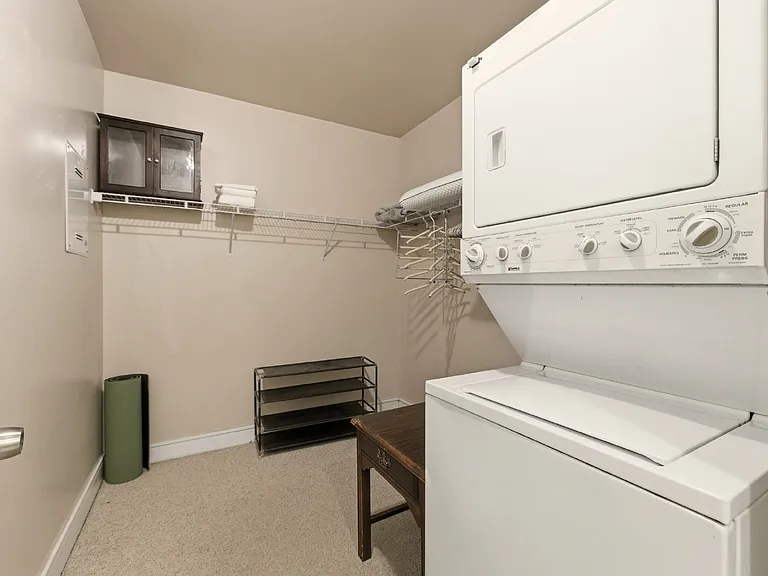 2441 N Broadway #203 — Photo 8