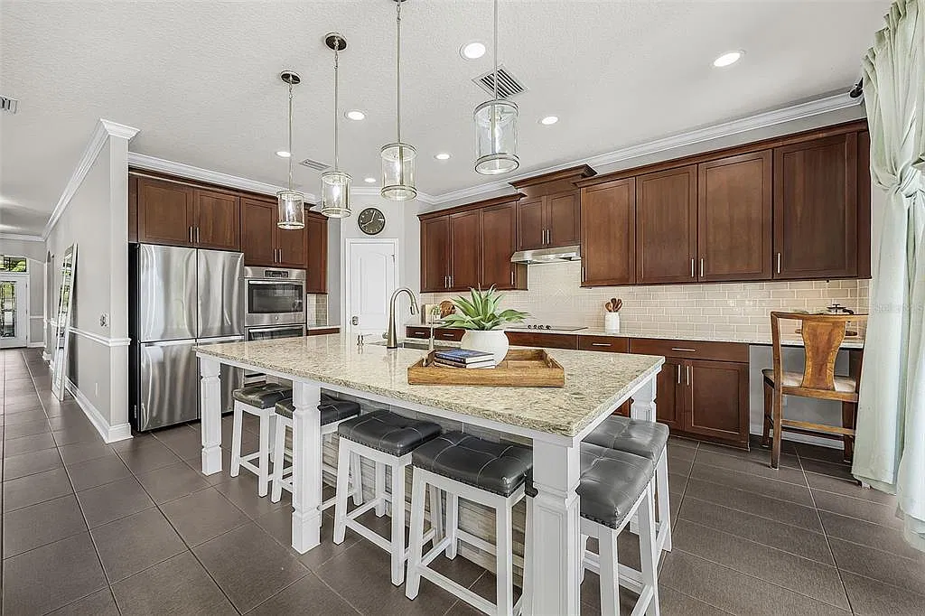 4 bed, 4.0 bath, 3118 sqft, $7,500 — Photo 4