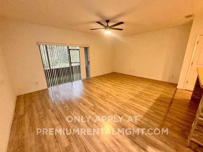 3 bed, 3.0 bath, 1831 sqft, $1,900 — Photo 4