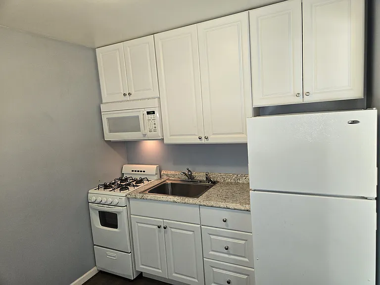 2202 7th St #1 — Photo 12