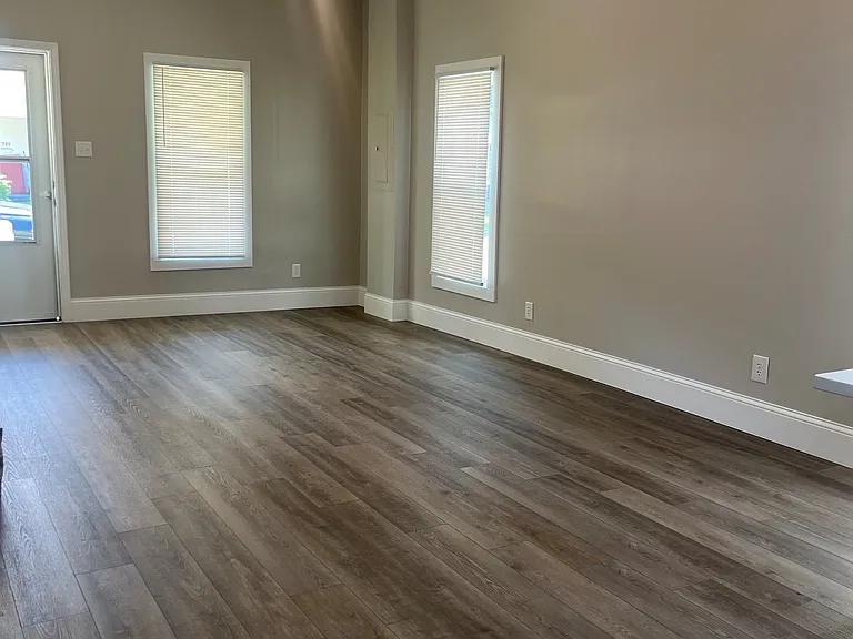 308 Jarrett St — Photo 4