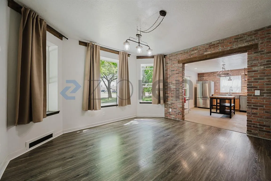 4 bed, 2.5 bath, 1936 sqft, $2,800 — Photo 4