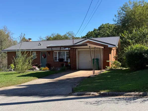 1104 Merrick St, Parkersburg, WV 26101