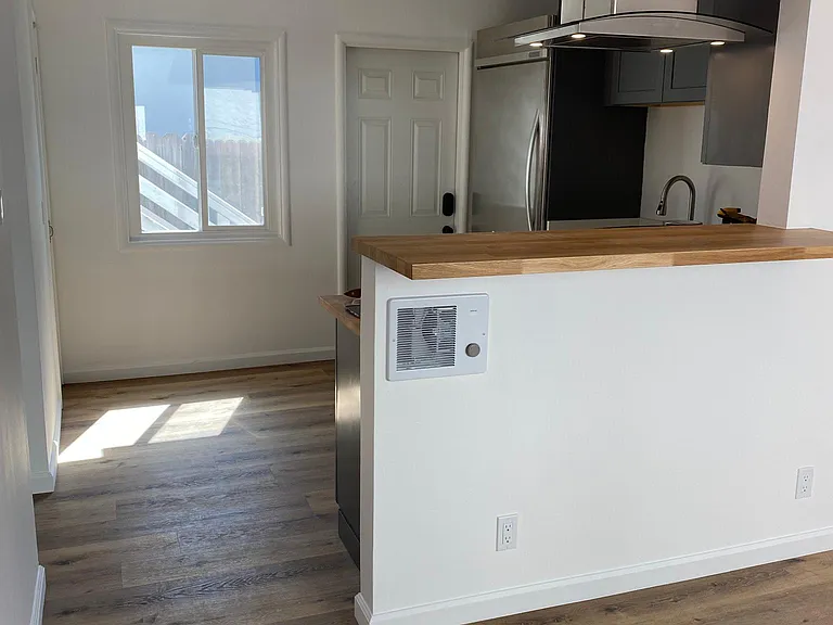 5906 Alameda Ave — Photo 3