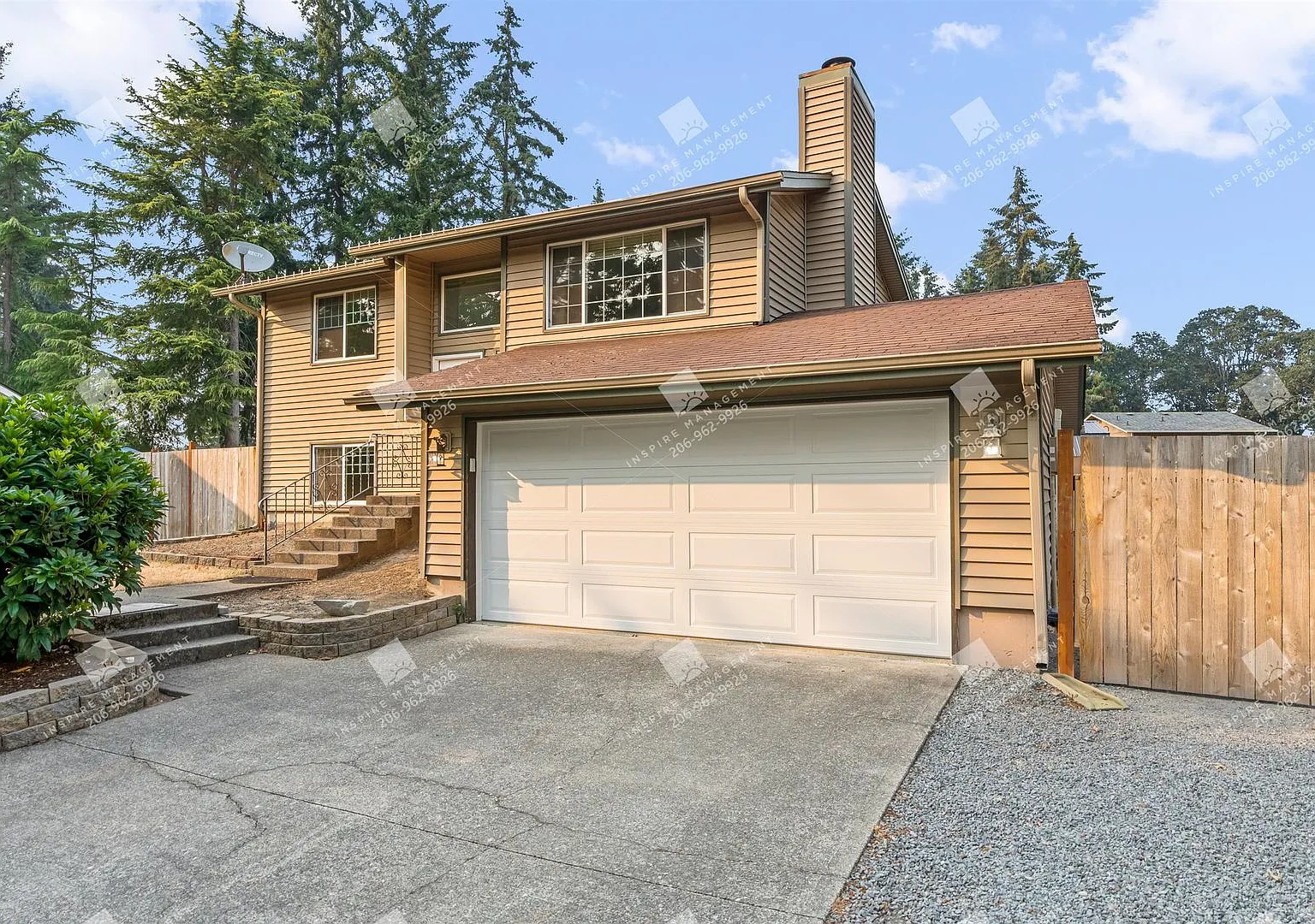 4BR + Finished Heated Garage | Fenced 1/4 Acre | Mins to JBLM — Photo 1
