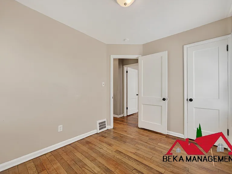 4924 Howe Rd — Photo 3