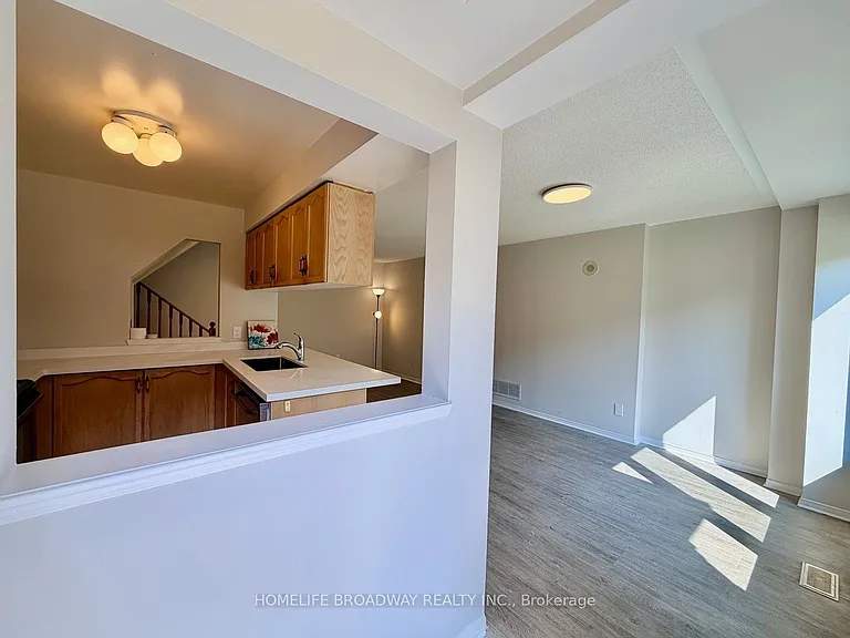 18 Clark Ave W #55 — Photo 3