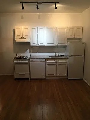 Rented by Camelot Realty Group | media 21