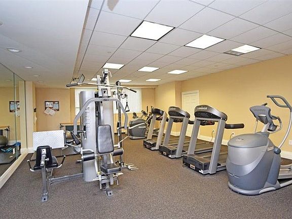 2nd image of 2200 Victory Pkwy APT 1206