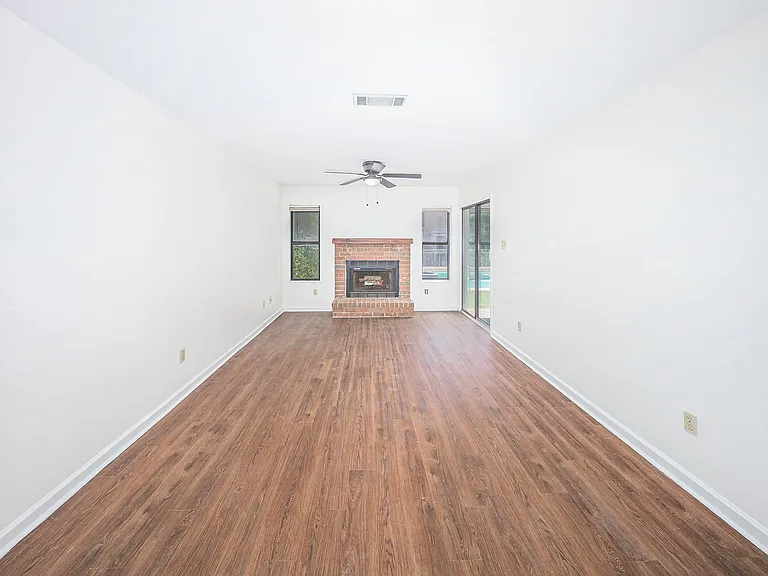216 Dixie Dr #7 — Photo 3