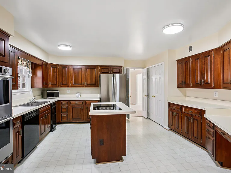 6604 Tina Ln — Photo 6