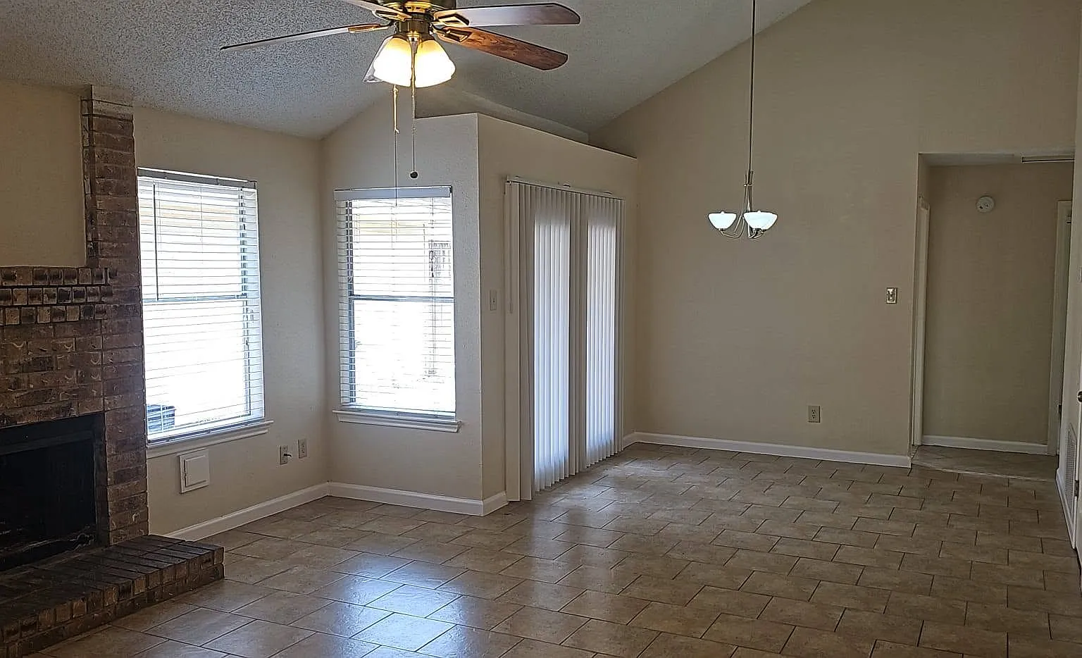 3 bed, 1350 sqft, $1,950 — Photo 1