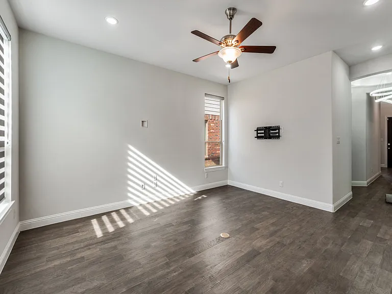 2152 Bailey St — Photo 7
