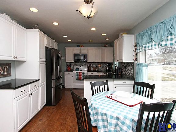 4th image of 8540 Sandalwood Dr
