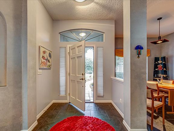 4th image of 325 Chicasaw Ct