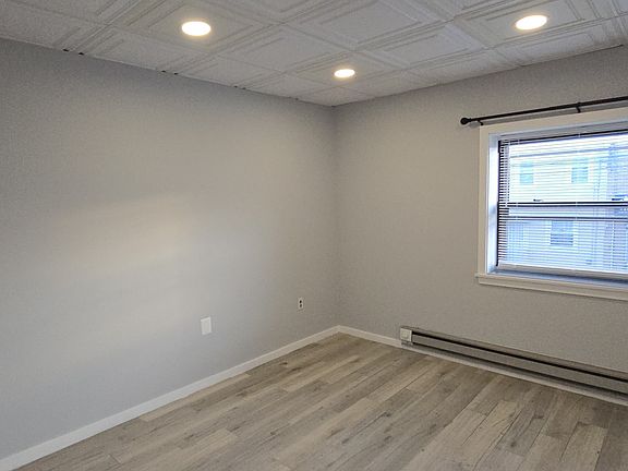 4th image of 2315 E Westmoreland St Floor 2