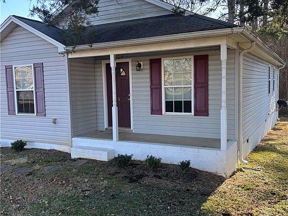 2nd image of 836 Donnell St
