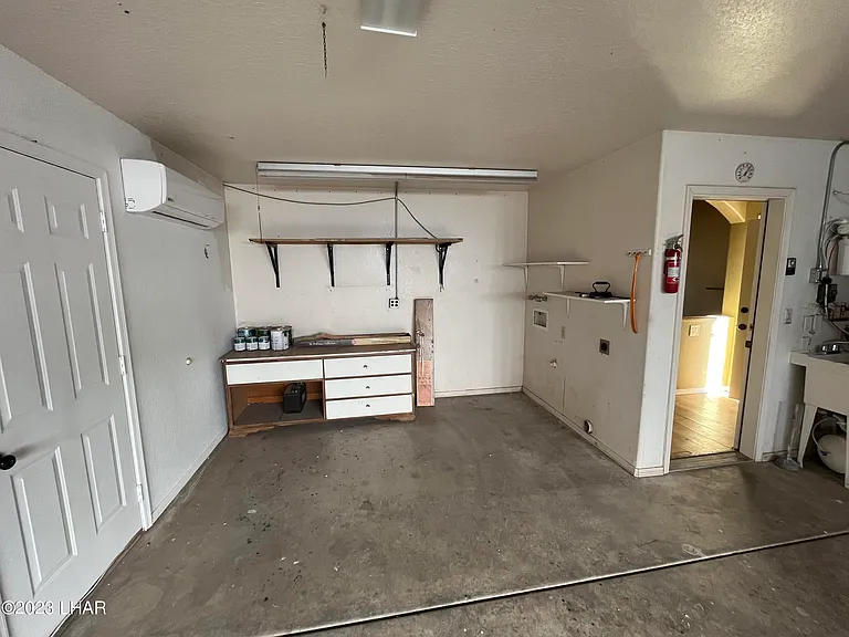 2557 Palisades Dr — Photo 26
