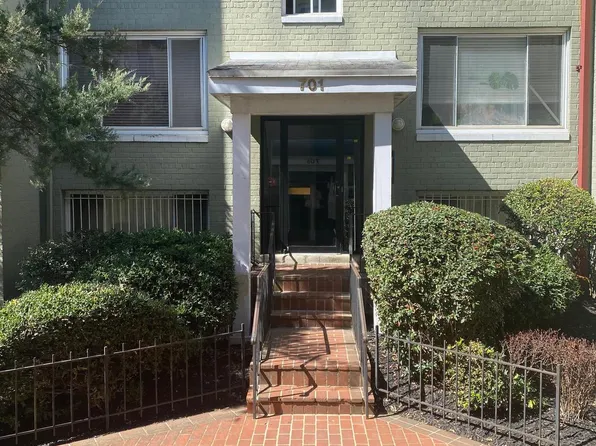 701 Brandywine St SE APT 201, Washington, DC 20032