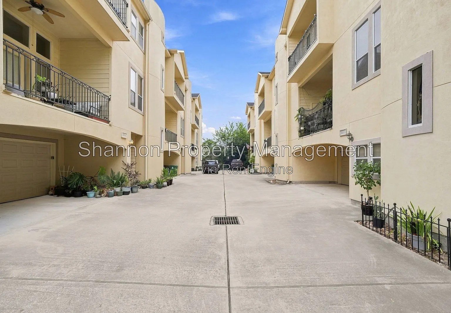 3 bed, 3.5 bath, 2277 sqft, $3,100 — Photo 3