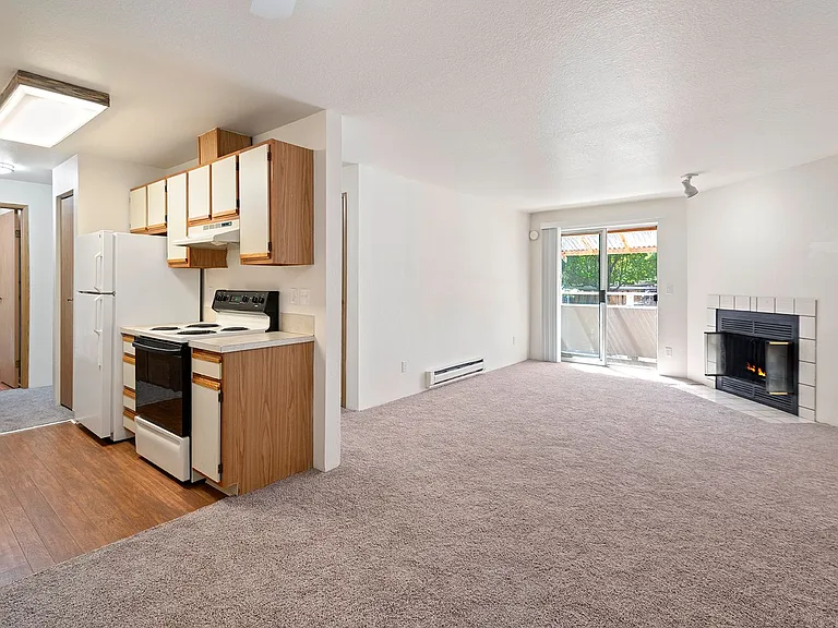 Glenbrook Apartments — Photo 25