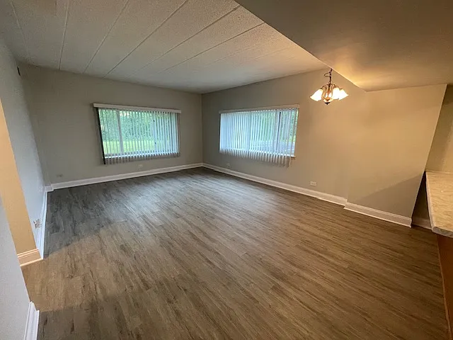 Lakeview Terrace Apartments — Photo 4